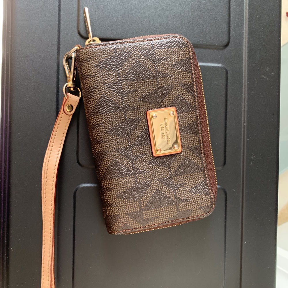 Micheal Kors wallet